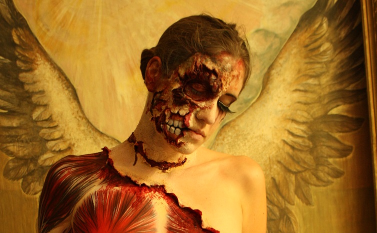 Halloween Bodypainting mit SFX MakeUp von Senjo Color